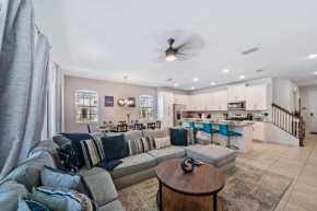 1888 Tropical Palms Circle